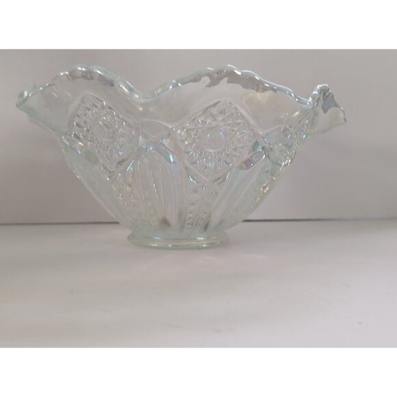 Vintage LE Smith Iridescent Glass Bowl With Scalloped Edge Moon Stars - Picture 4 of 9
